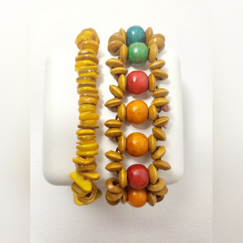 Shells, colored wood beaded - Picture 2 of 14